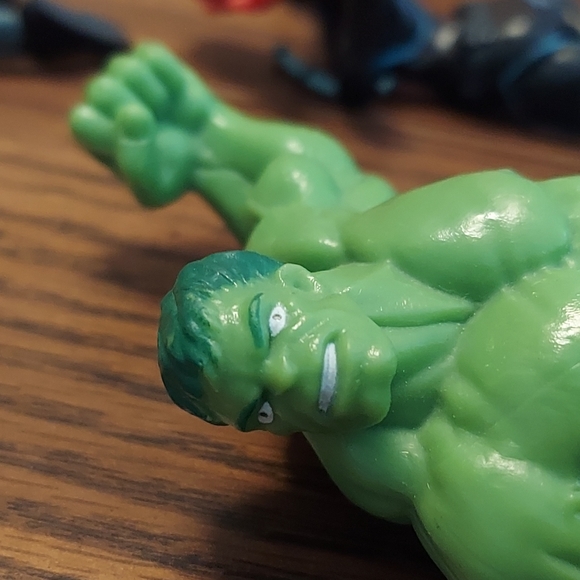 6" 4 Rubber Action Marvel Action Figures (Hulk, Captain America, Black  GR31017C - Picture 11 of 11